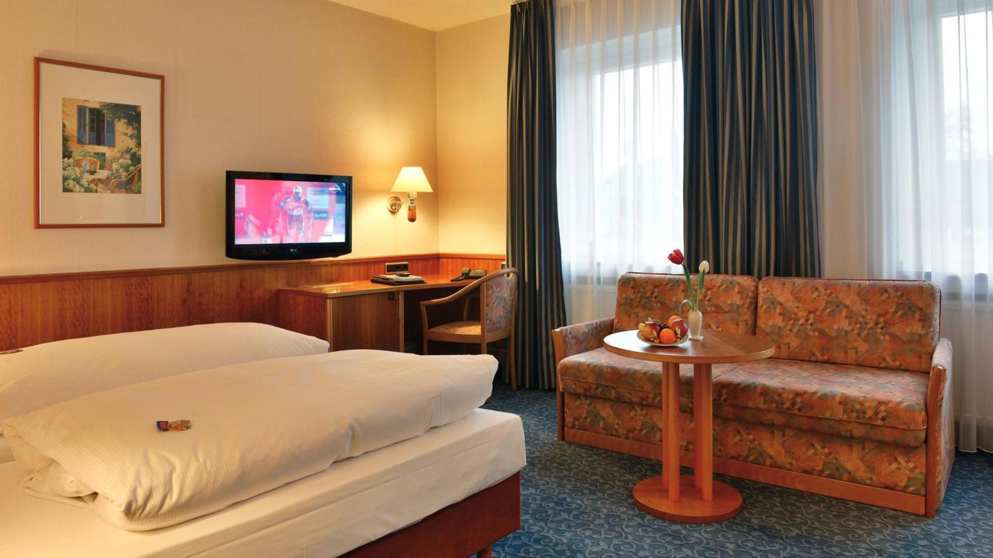Hotel Ilbertz Garni Кьолн Екстериор снимка