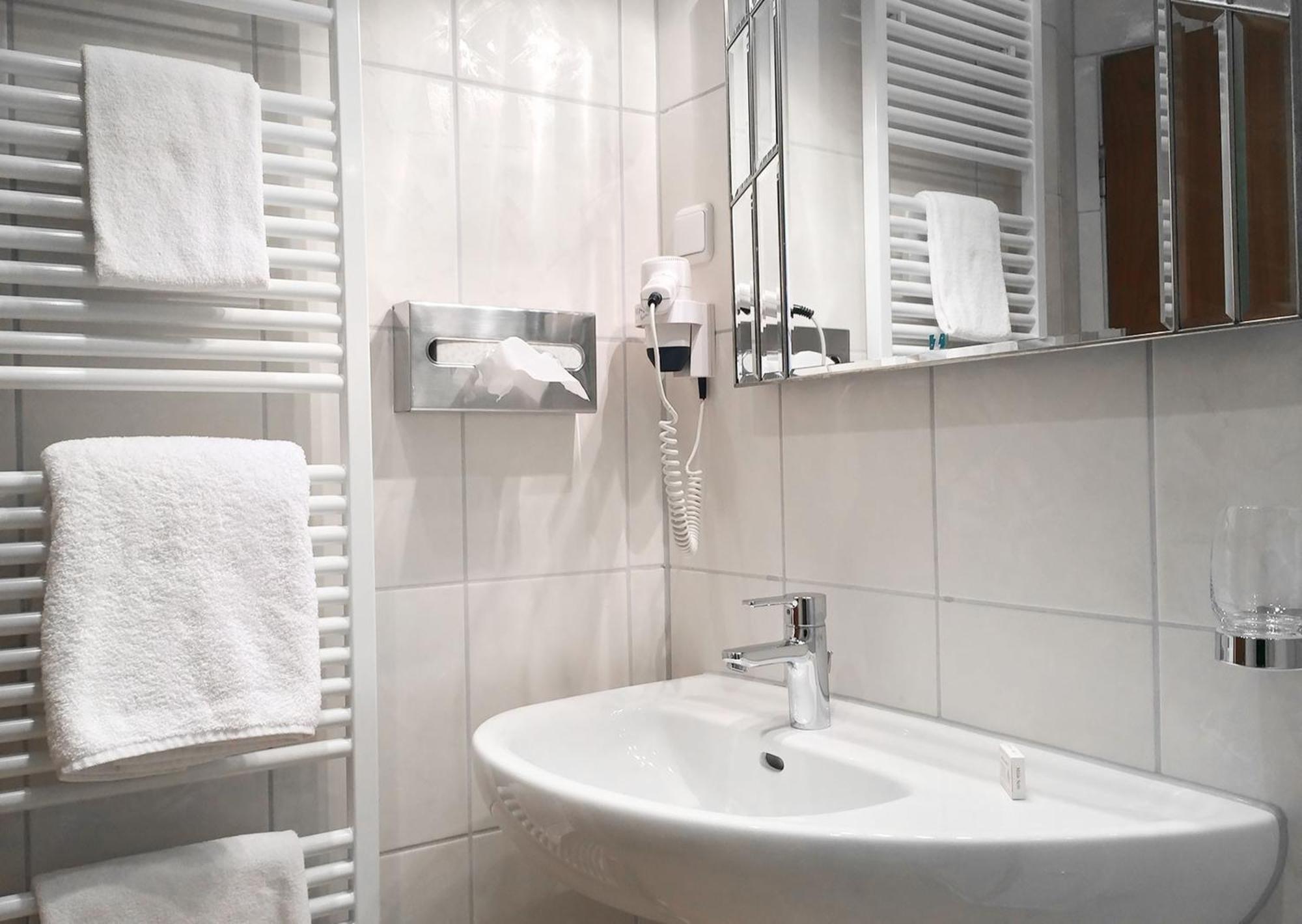 Hotel Ilbertz Garni Кьолн Екстериор снимка